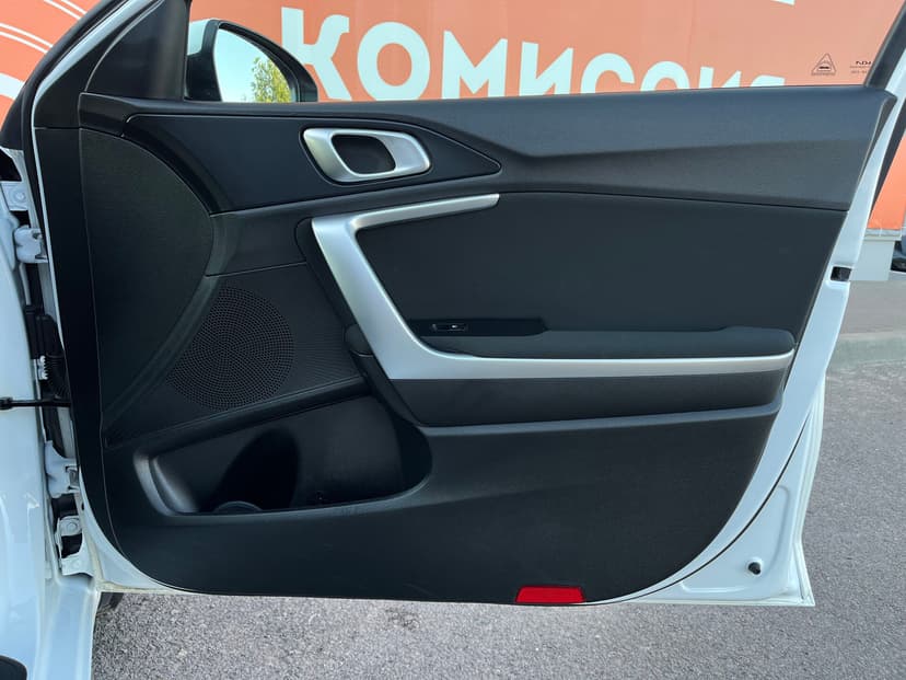 kia-ceed-2022-30-23