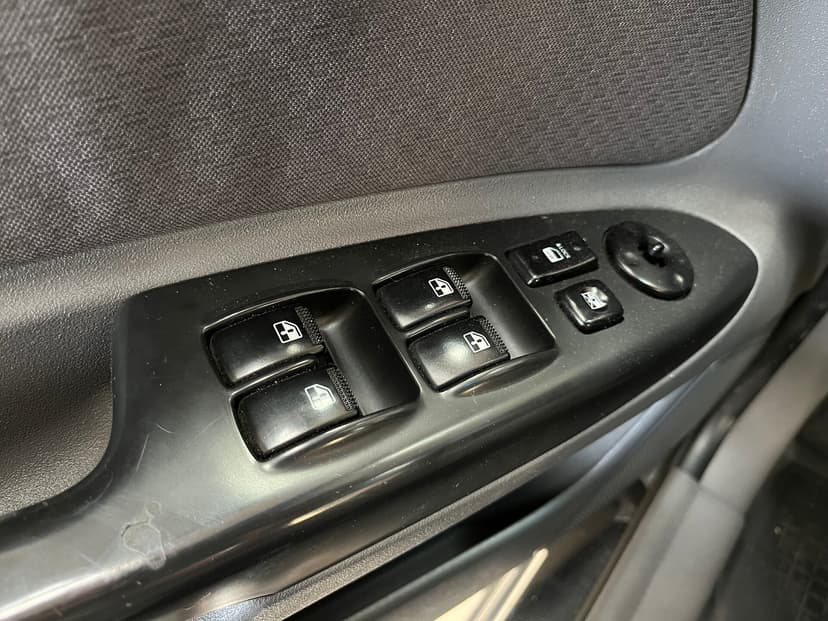kia-rio-2010-188-14