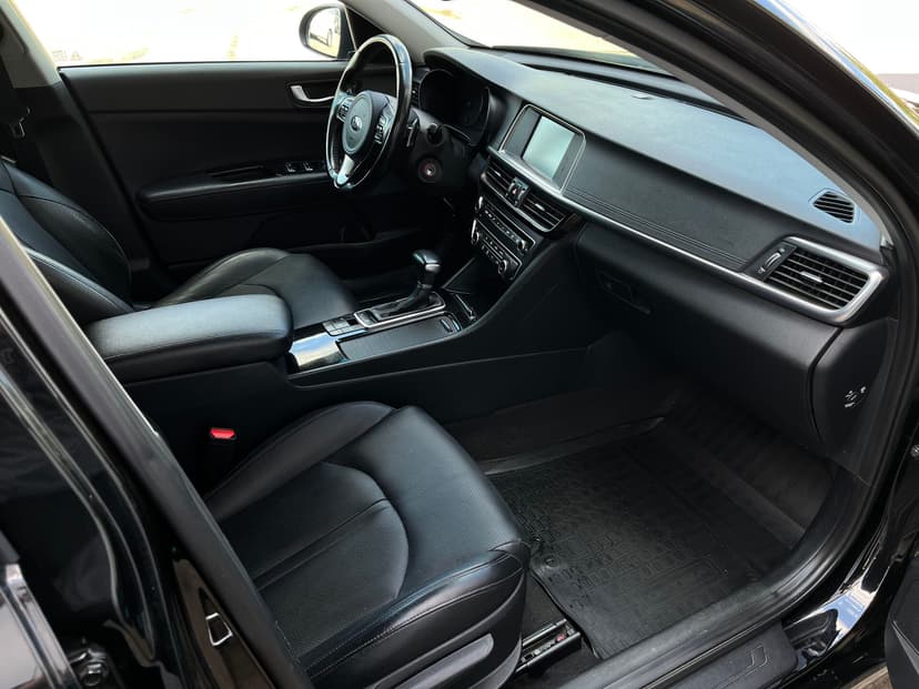kia-optima-2018-65-30