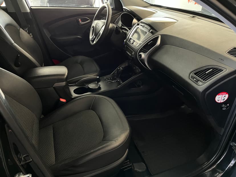 hyundai-ix35-2012-37-25