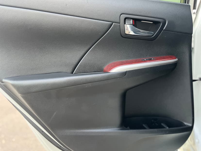 toyota-camry-2014-568-23