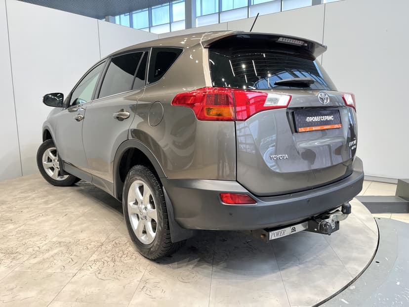 toyota-rav4-2013-1124-3