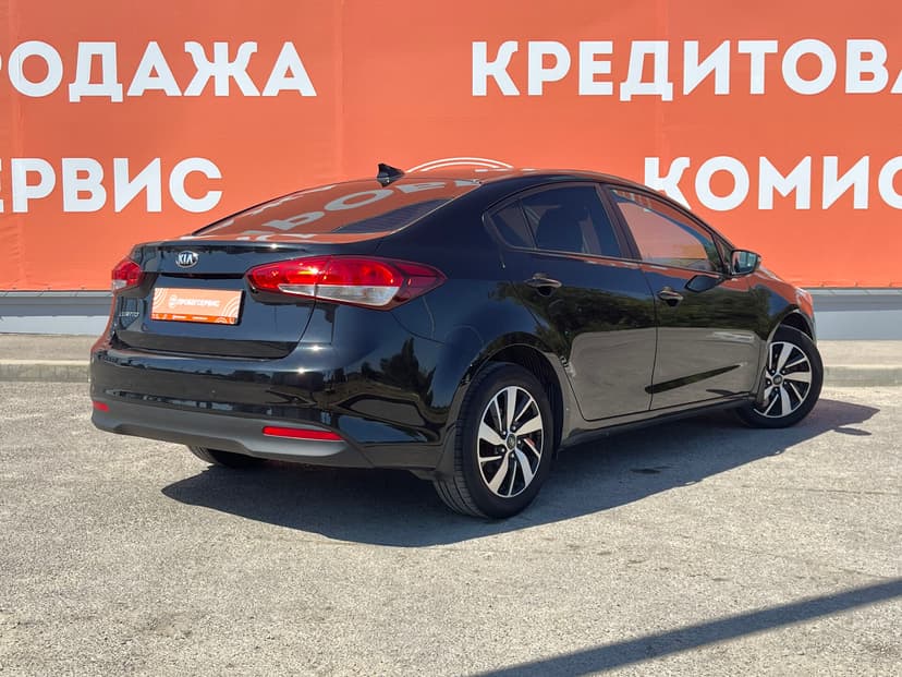 kia-cerato-2017-60-4