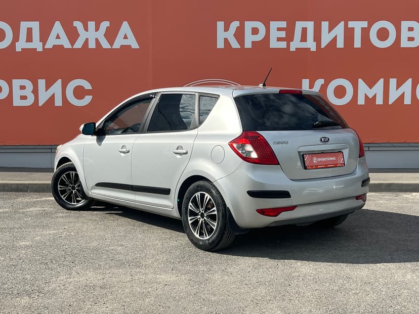 kia-ceed-2010-52-6