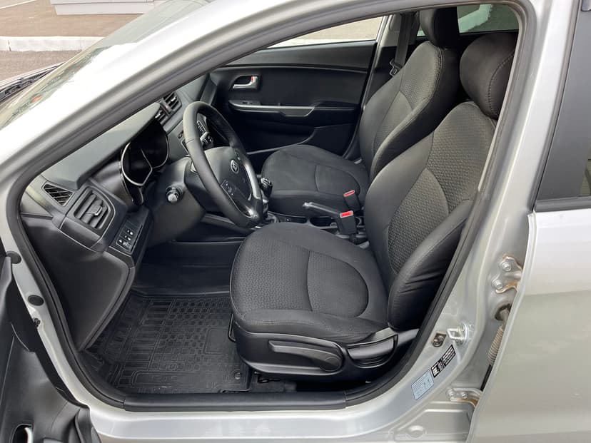 kia-rio-2017-39-19