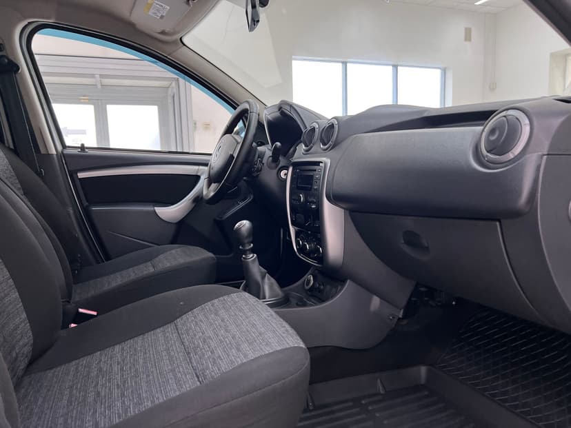 renault-duster-2013-321-23