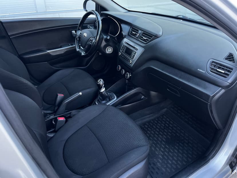 kia-rio-2015-100-22