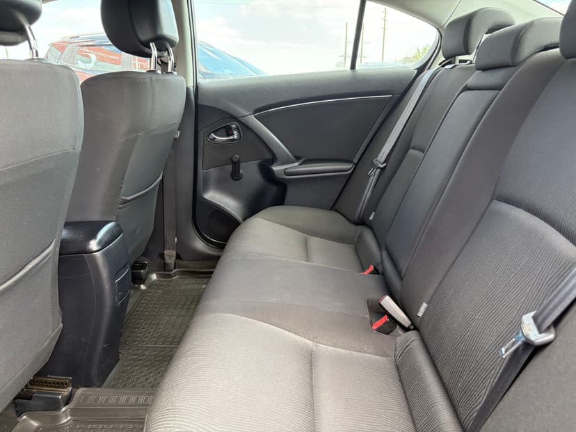 toyota-avensis-2010-185-25