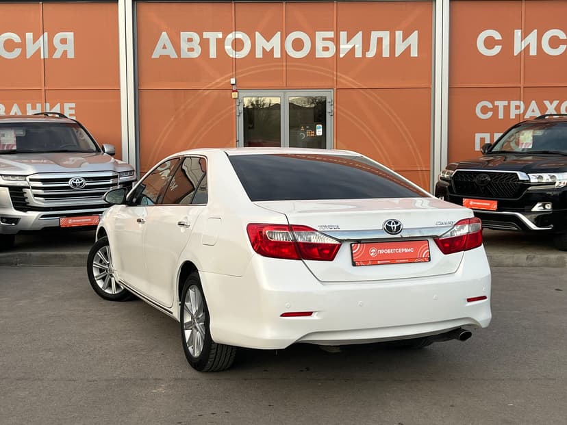 toyota-camry-2014-568-6