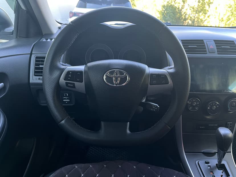 toyota-corolla-2012-89-13