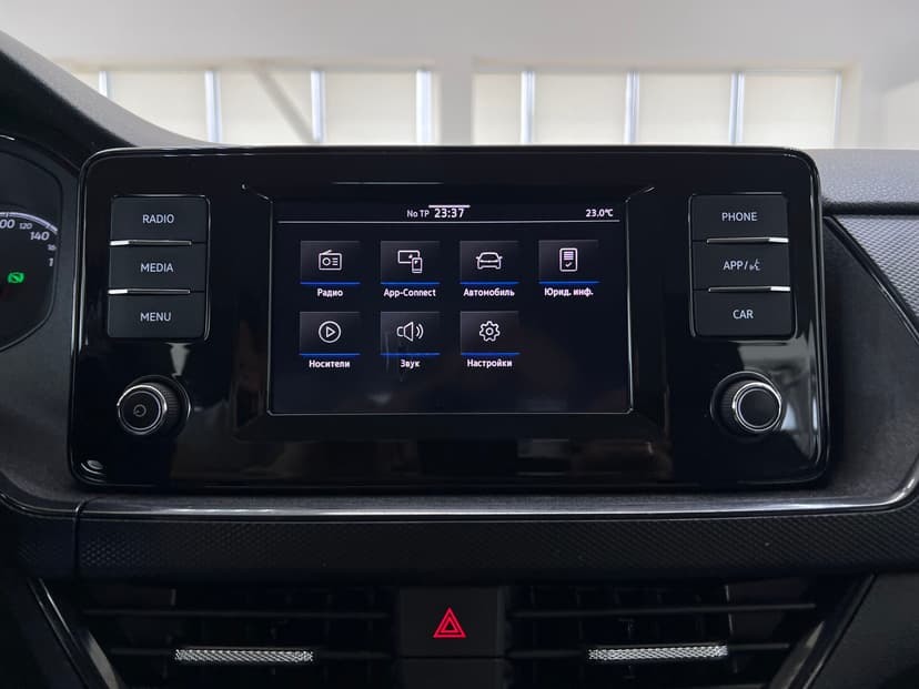 volkswagen-polo-2020-648-15