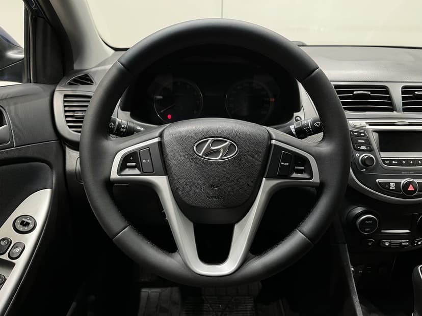 hyundai-solaris-2016-1145-9