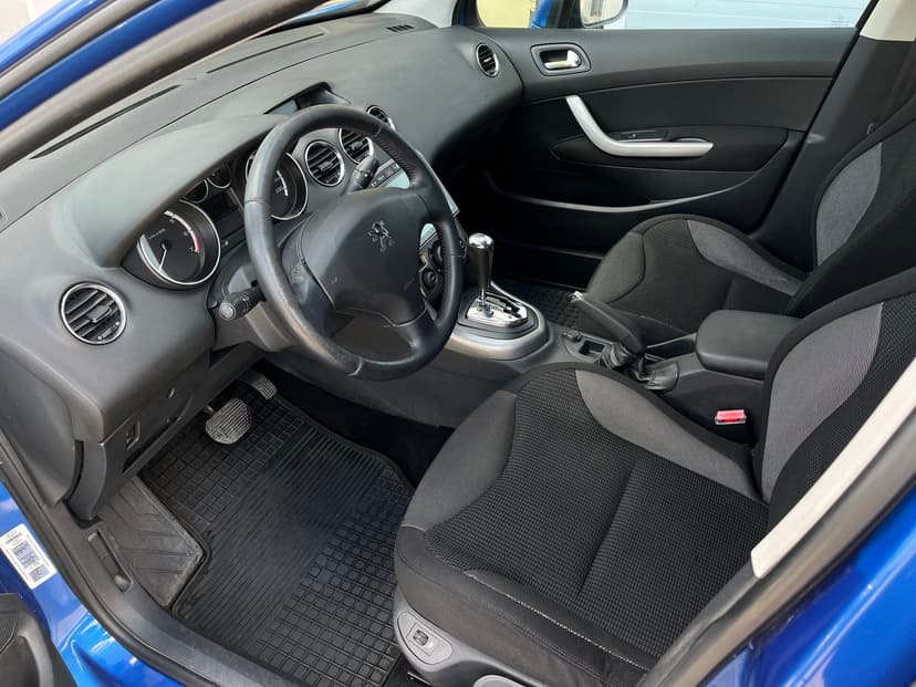 peugeot-308-2011-41-15
