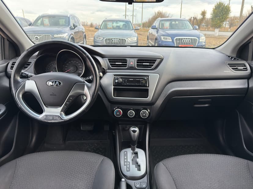 kia-rio-2015-596-10
