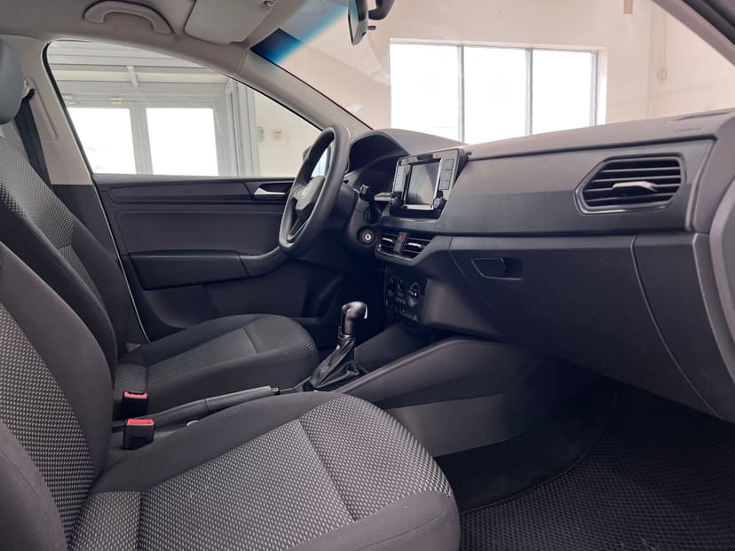 volkswagen-polo-2020-648-24