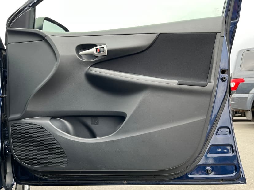 toyota-corolla-2010-42-25