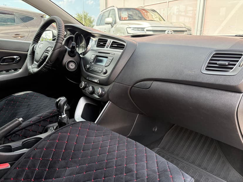 kia-ceed-2013-175-20