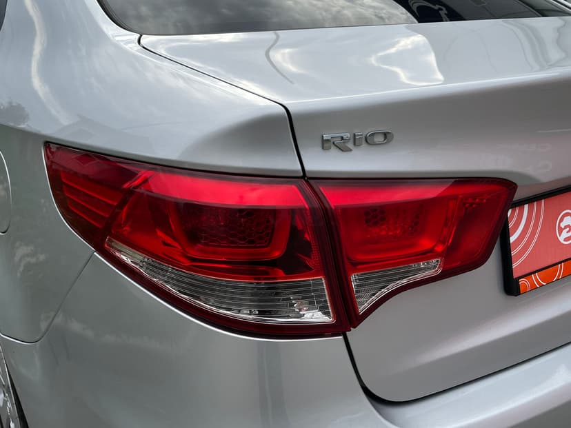 kia-rio-2017-39-27