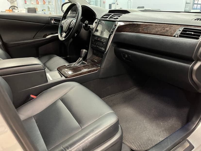 toyota-camry-2017-56-27