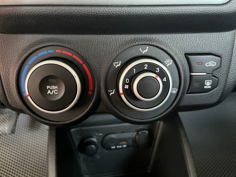kia-rio-2012-252-17