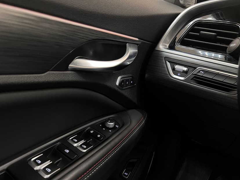 geely-tugella-2023-368-21