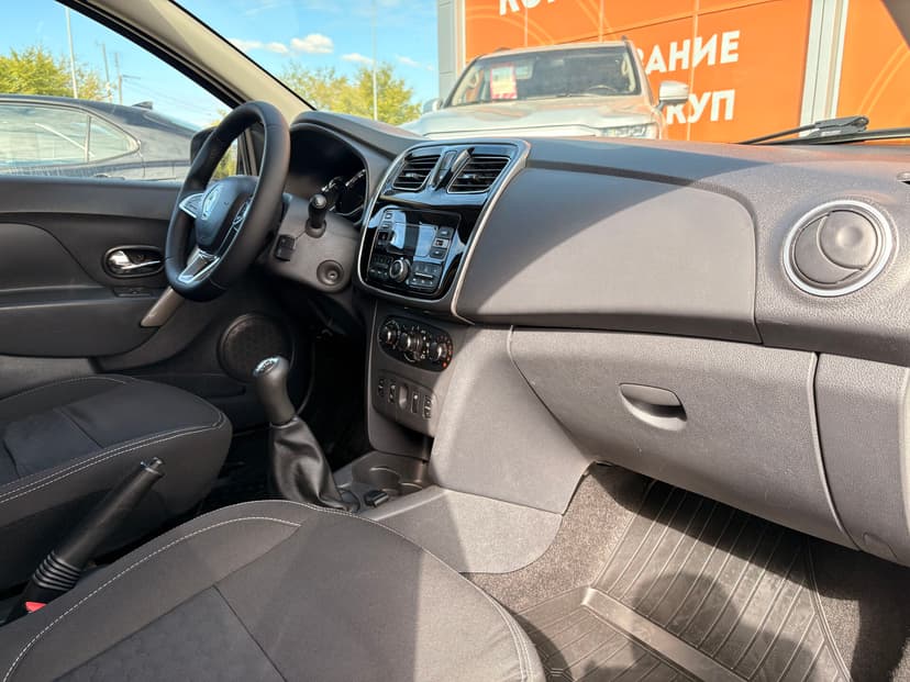 renault-logan-2018-389-22
