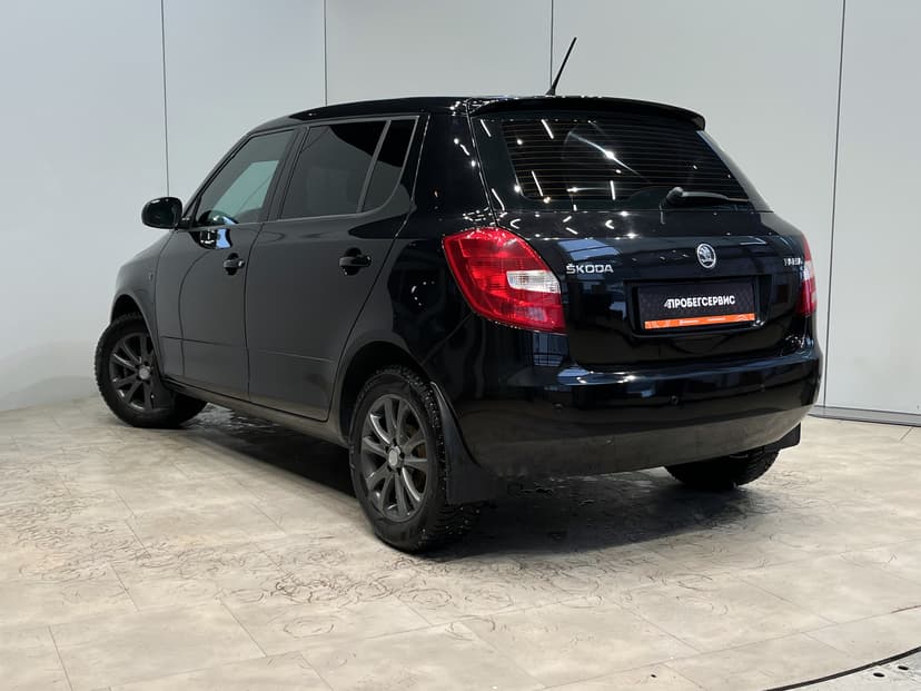 skoda-fabia-2013-1173-3
