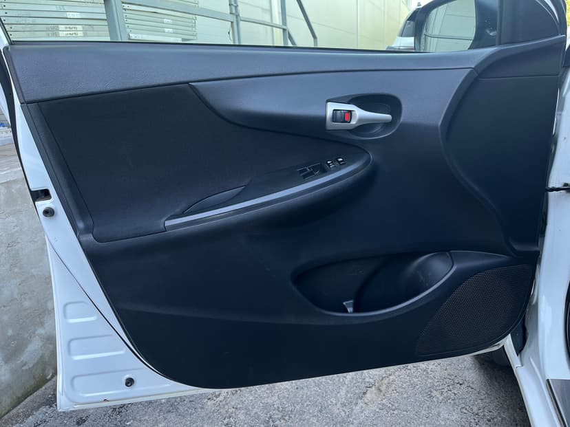 toyota-corolla-2012-89-19