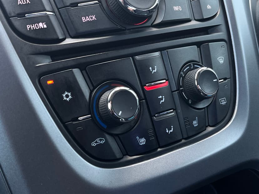 opel-astra-2013-57-12