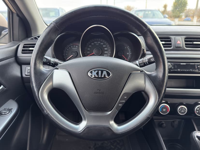 kia-rio-2015-596-11