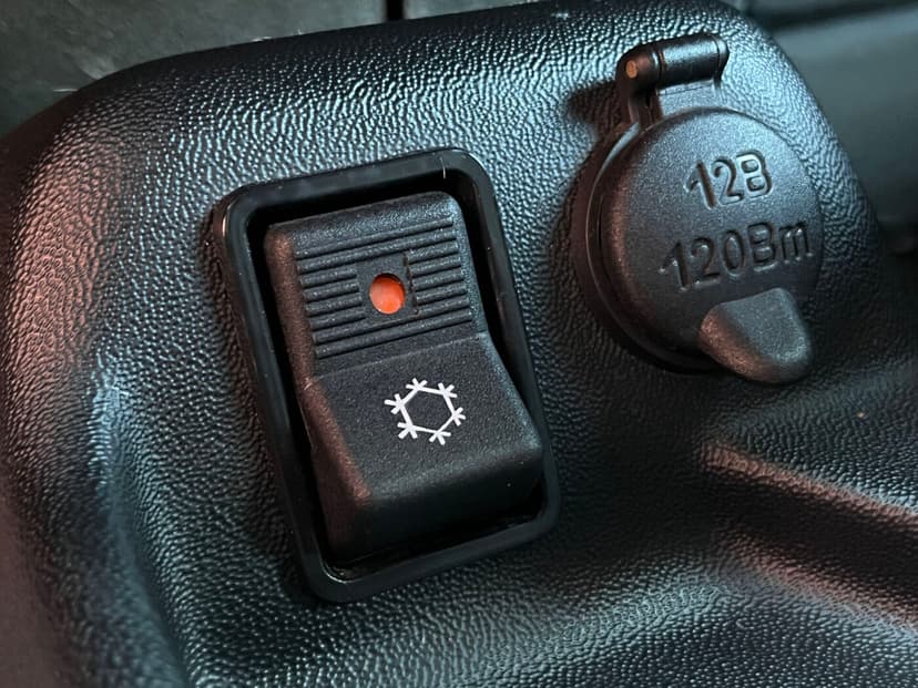 ваз (lada)-4x4 (нива)-2018-83-11