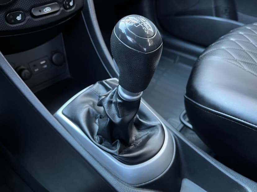 hyundai-solaris-2011-72-12