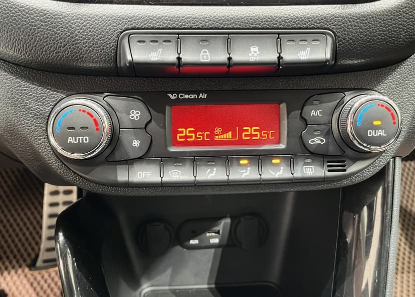 kia-ceed-2014-1150-21