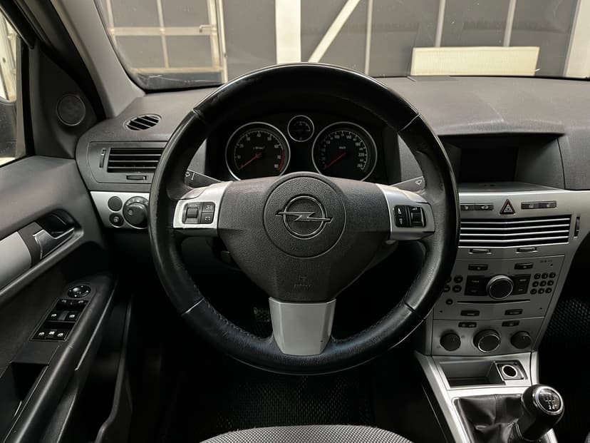 opel-astra-2013-677-11