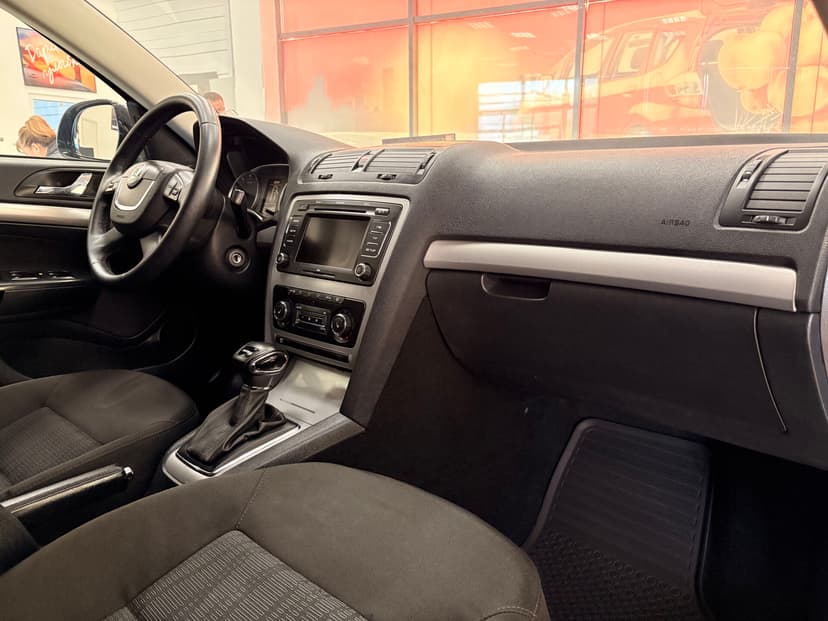 skoda-octavia-2011-519-23