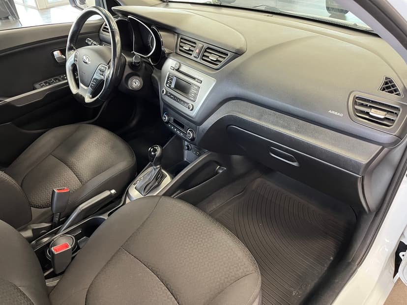 kia-rio-2016-26-26