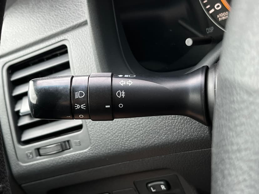 toyota-corolla-2010-42-13
