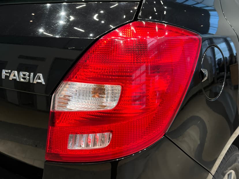 skoda-fabia-2013-1173-10