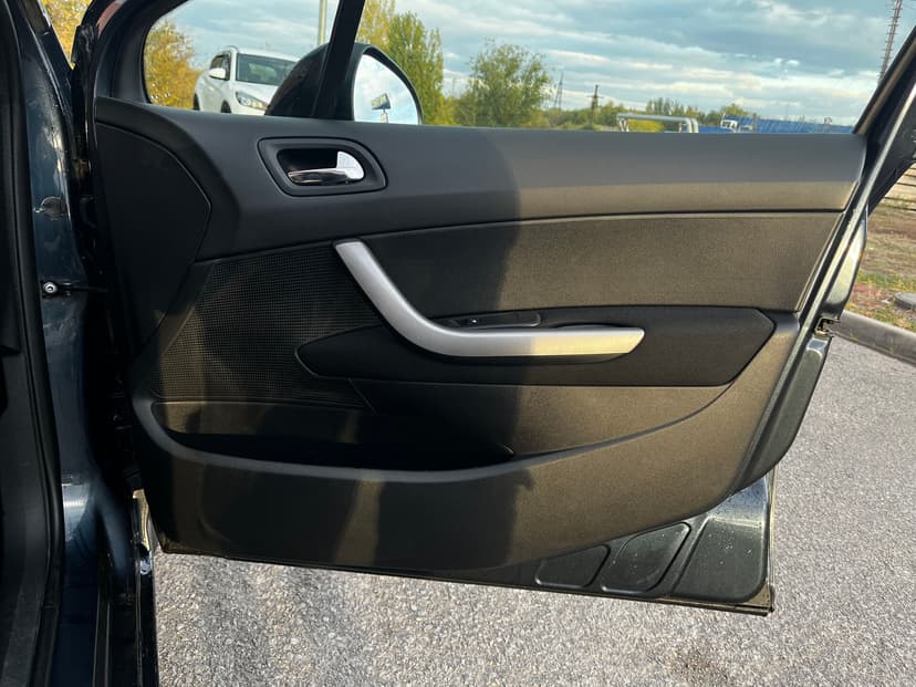 peugeot-408-2013-272-23