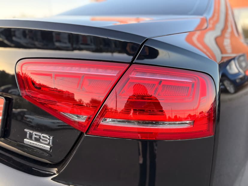 audi-a8-2011-360-9