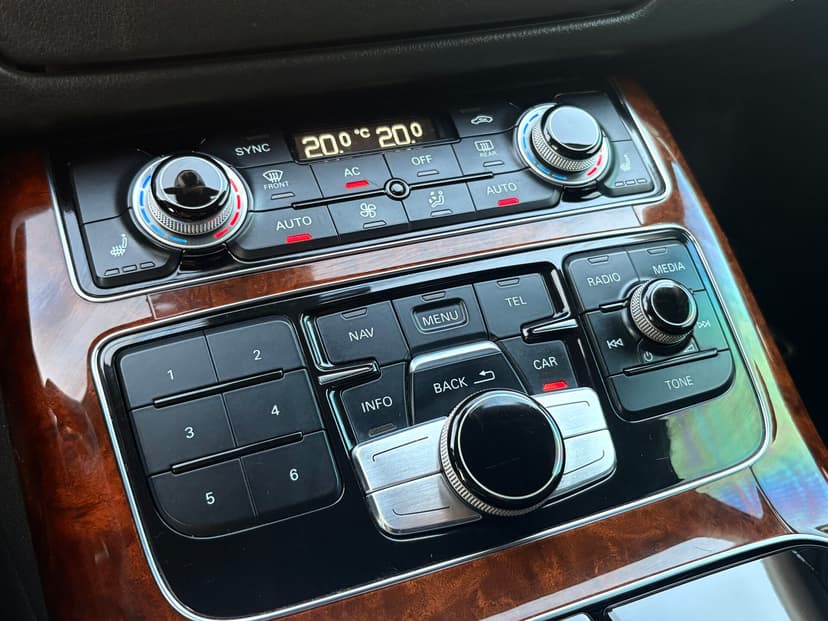 audi-a8-2011-360-18