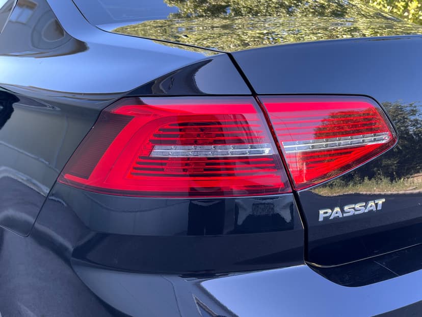 volkswagen-passat-2018-61-33