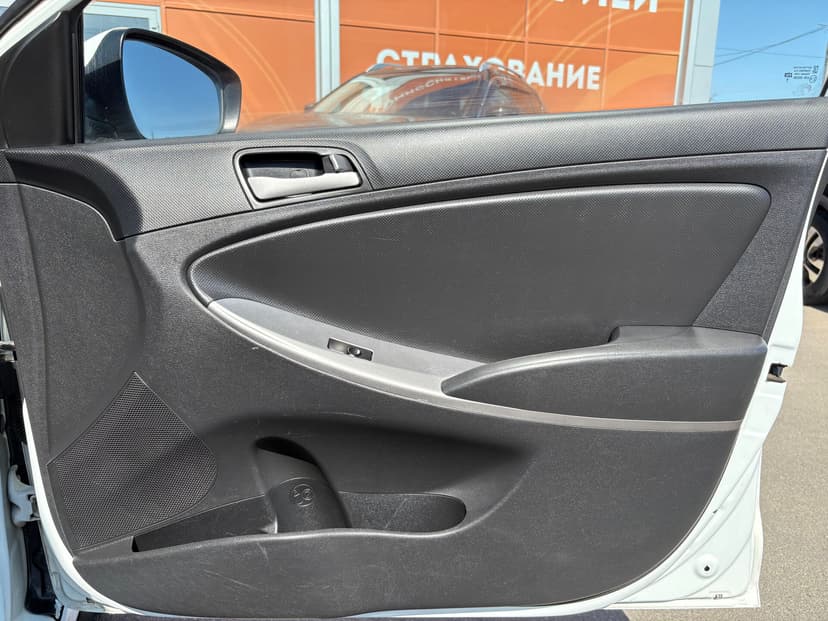 hyundai-solaris-2014-202-25