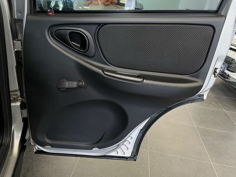 chevrolet-niva-2015-21-25