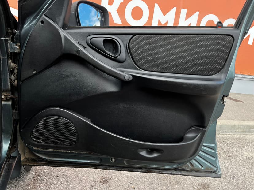 chevrolet-niva-2011-85-25