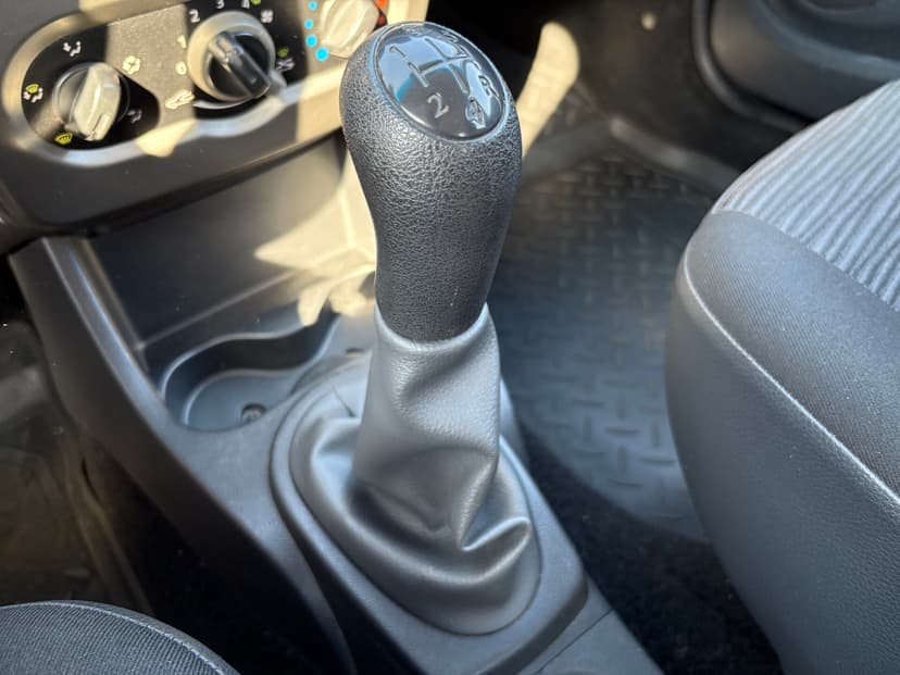 renault-logan-2011-173-15