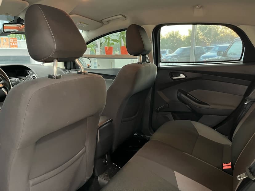 ford-focus-2015-164-26