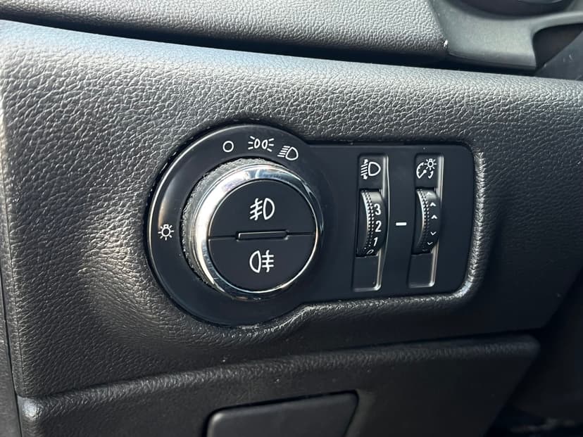 opel-astra-2013-57-17