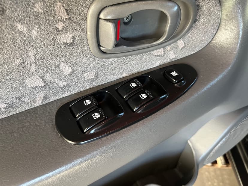 kia-spectra-2008-201-11
