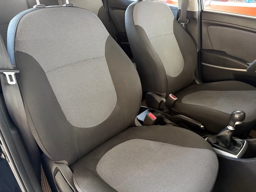 hyundai-solaris-2011-181-23